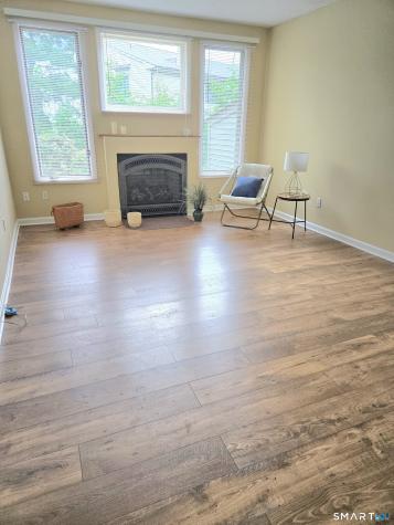 30 Apple Hill Newington CT 06111