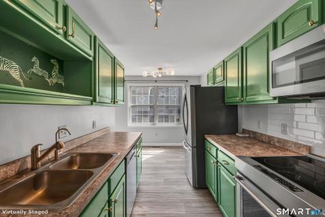 19 Hawthorne Drive New London CT 06320