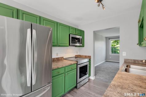 19 Hawthorne Drive New London CT 06320
