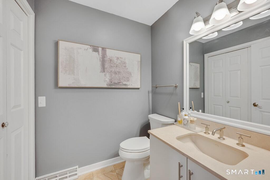 28 Paisley Lane Fairfield CT 06825