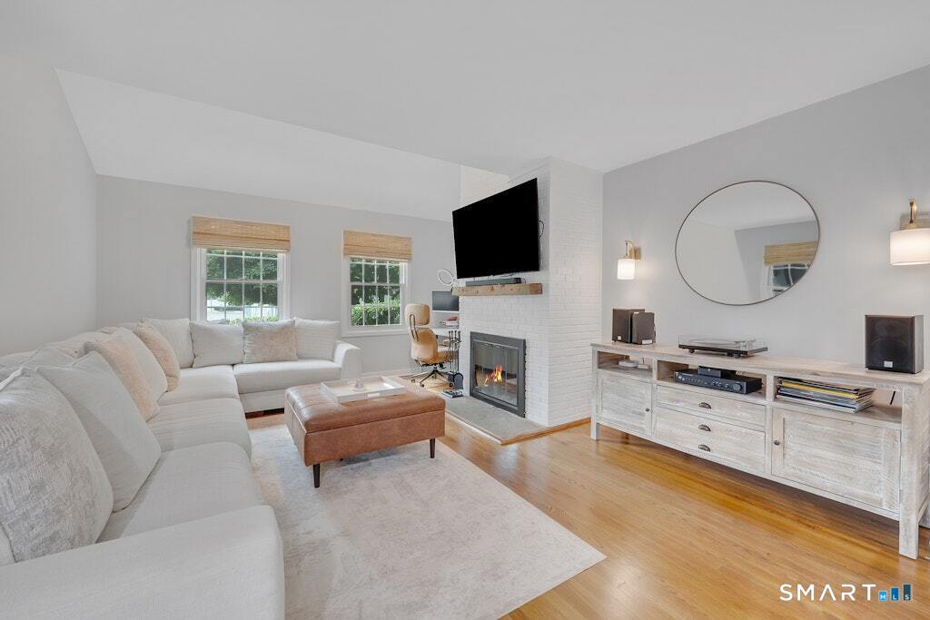 28 Paisley Lane Fairfield CT 06825