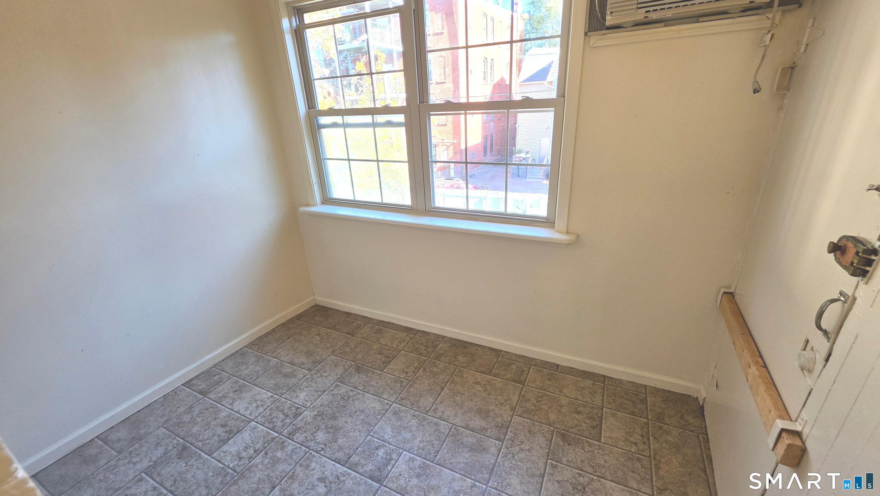 50-52 Lawrence Street Hartford CT 06106