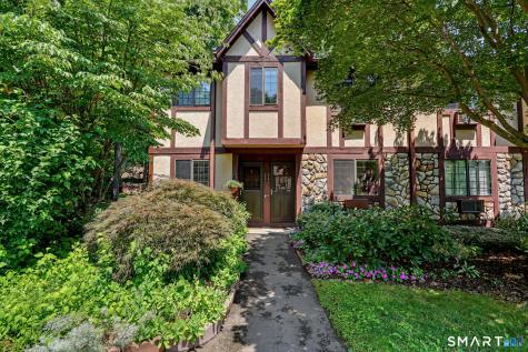 221 Foxwood Lane Milford CT 06460