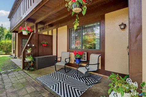 221 Foxwood Lane Milford CT 06460