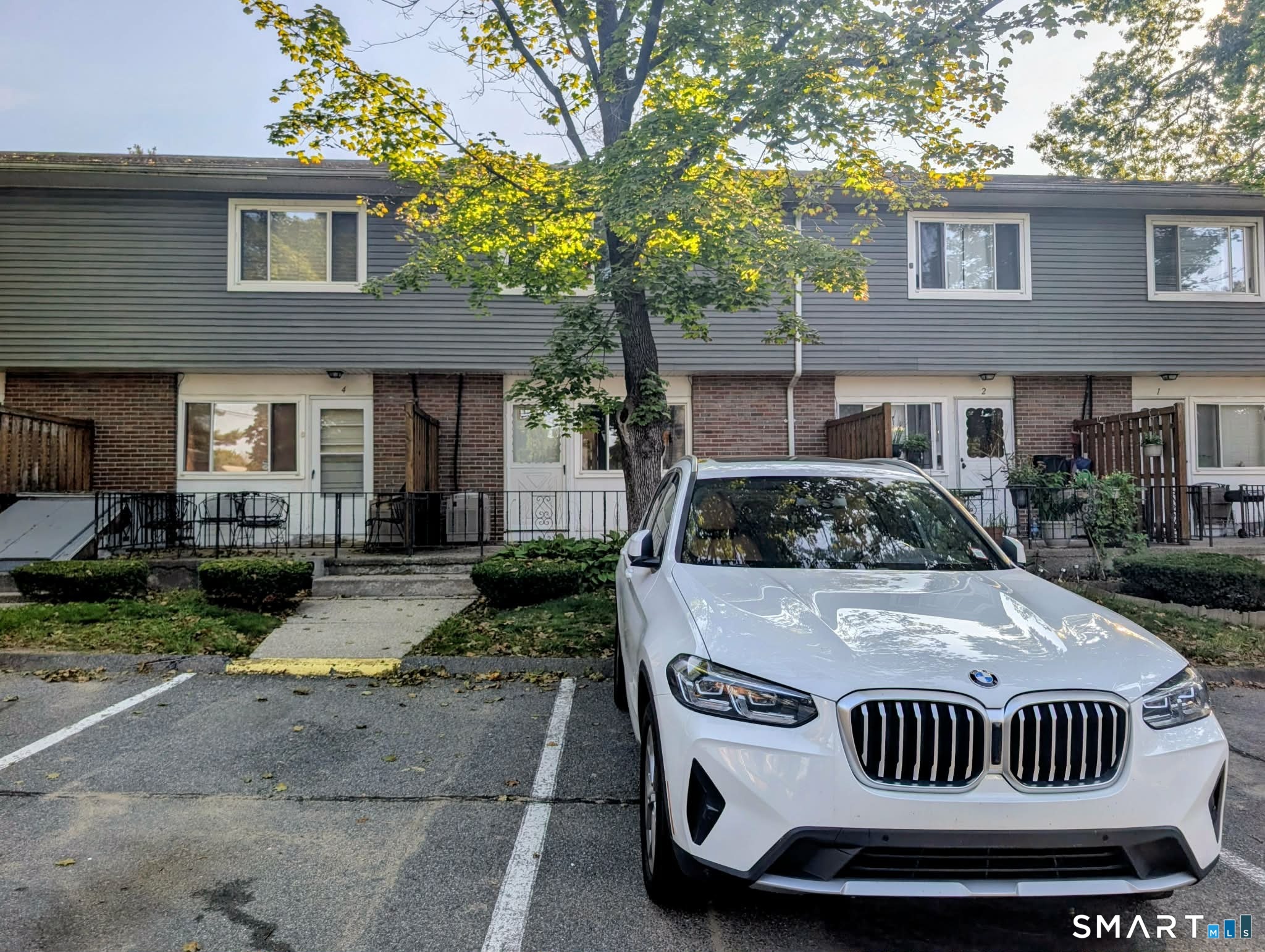 2 Camelot Drive Bloomfield CT 06002