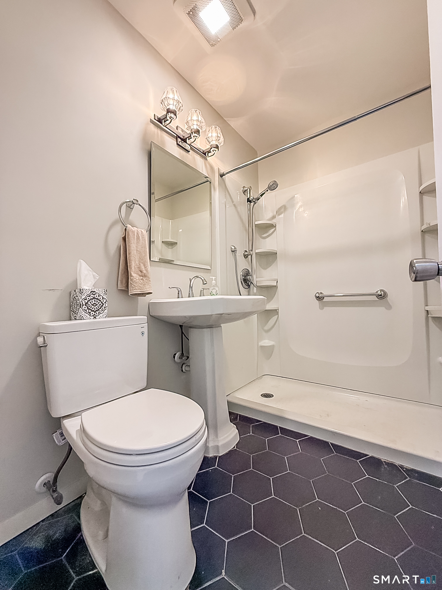 256 Richard Street Newington CT 06111