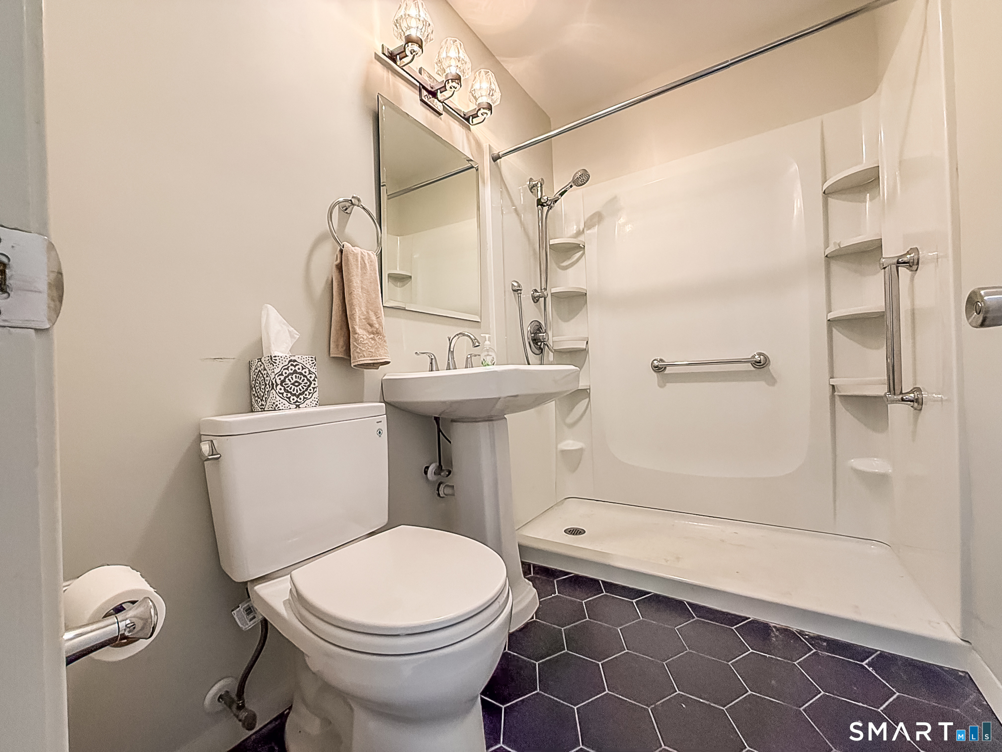 256 Richard Street Newington CT 06111