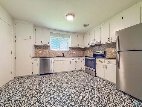 256 Richard Street Newington CT 06111