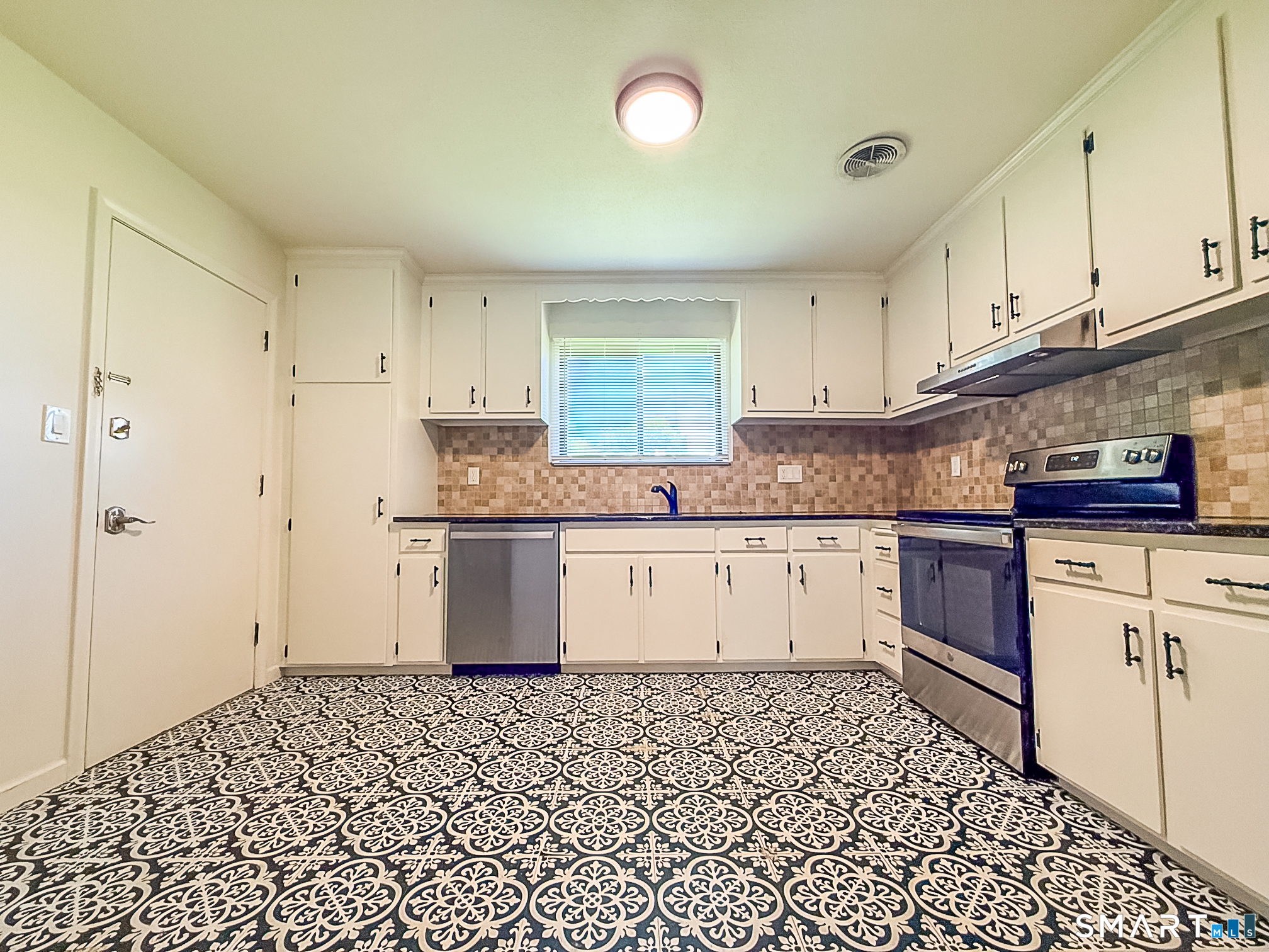 256 Richard Street Newington CT 06111