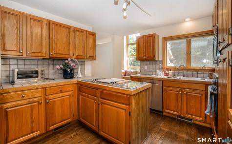 5 Timberwood Road West Hartford CT 06117