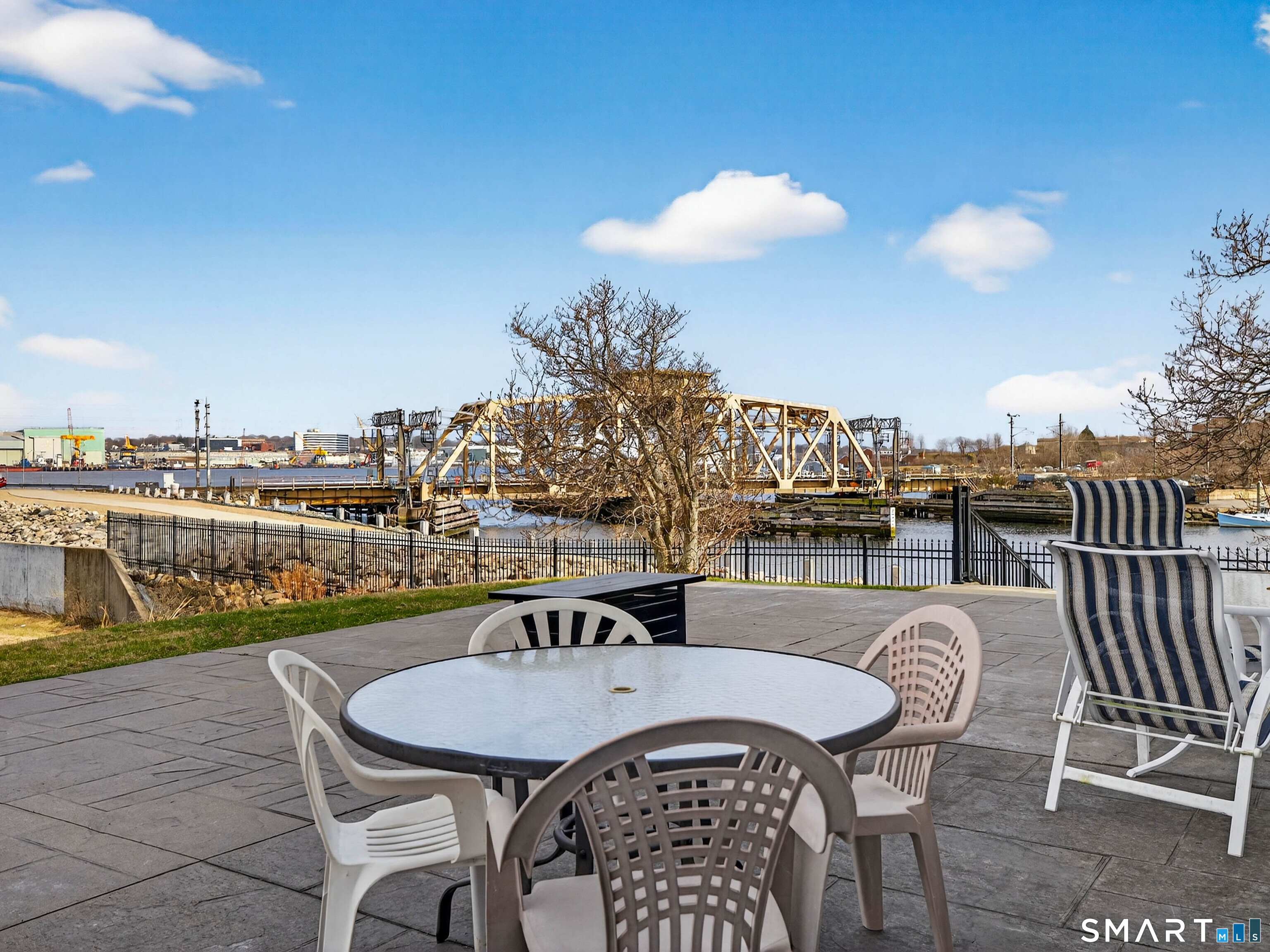 400 Bank Street New London CT 06320