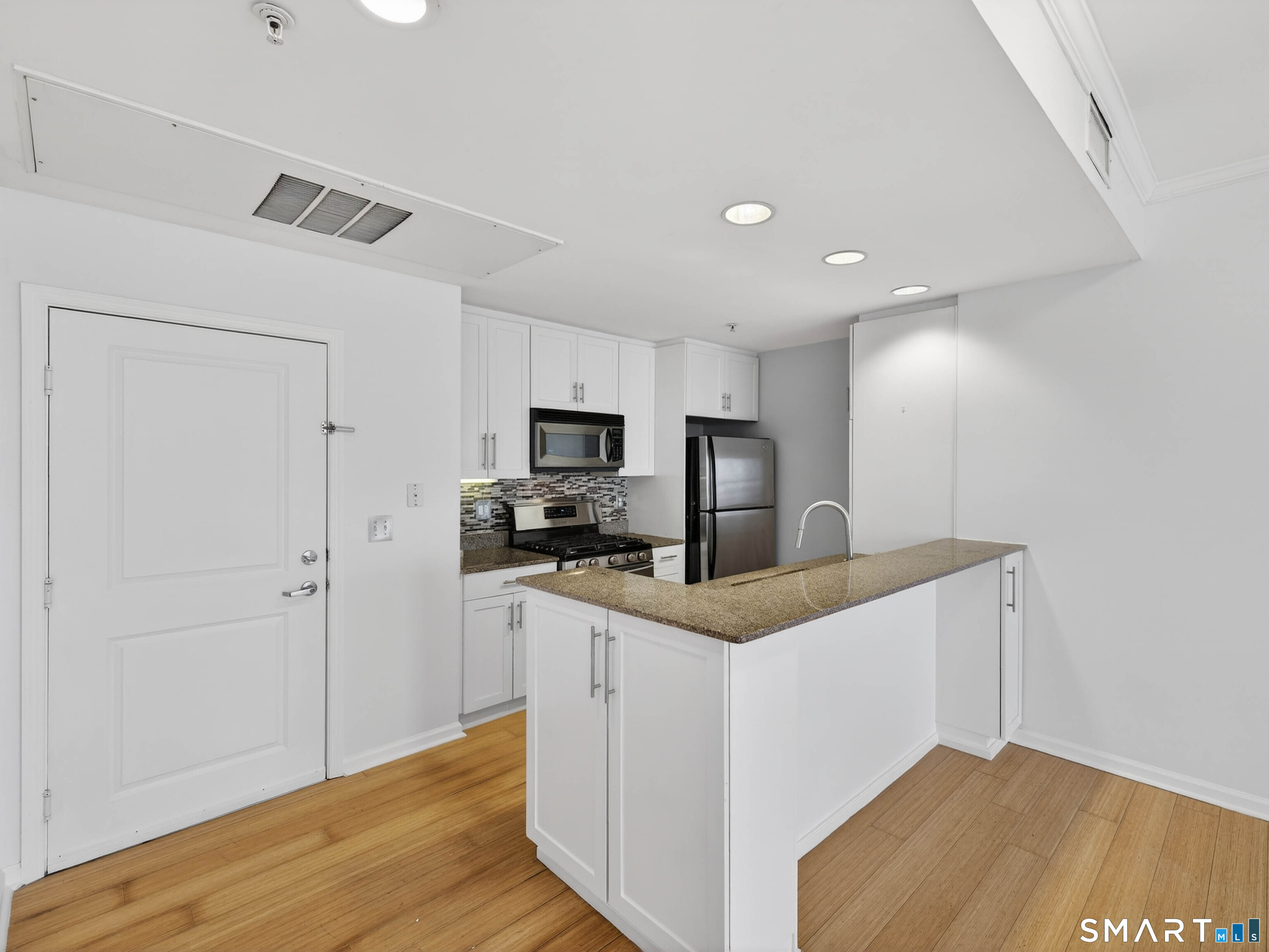 400 Bank Street New London CT 06320