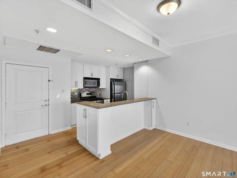 400 Bank Street New London CT 06320