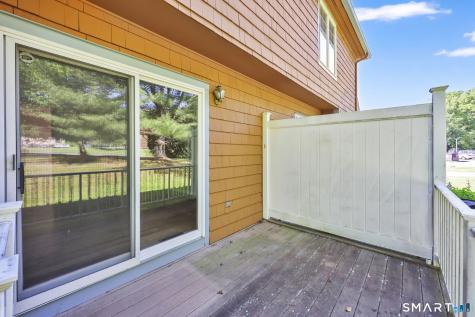 8 Julia Court East Windsor CT 06016