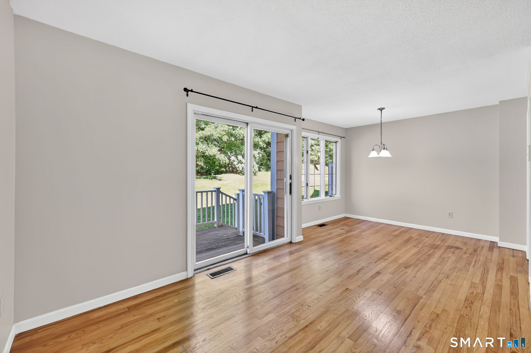 8 Julia Court East Windsor CT 06016