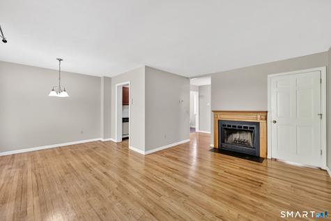 8 Julia Court East Windsor CT 06016