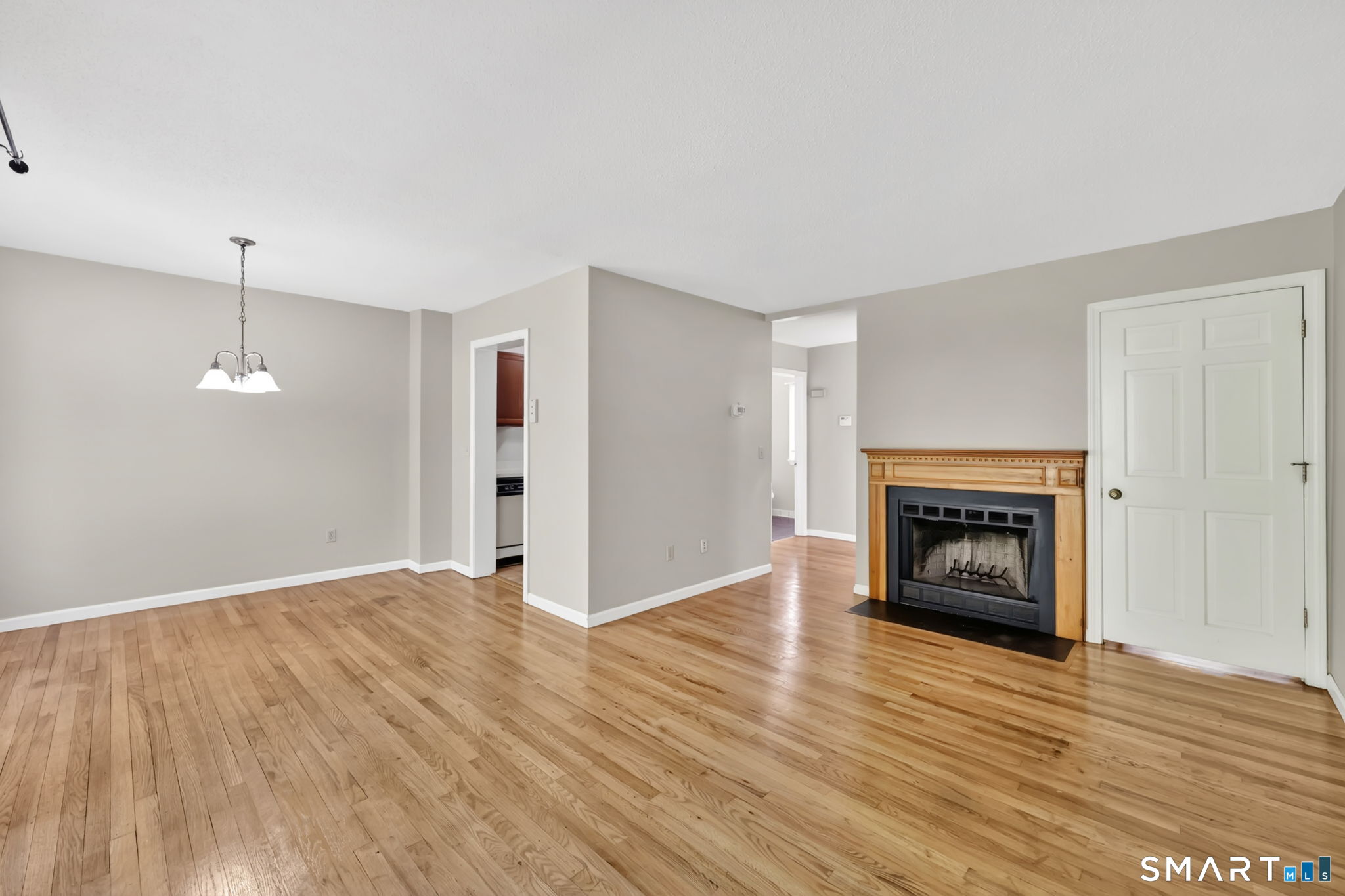 8 Julia Court East Windsor CT 06016