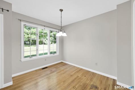 8 Julia Court East Windsor CT 06016