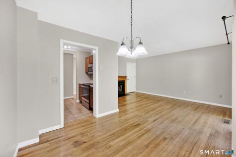 8 Julia Court East Windsor CT 06016