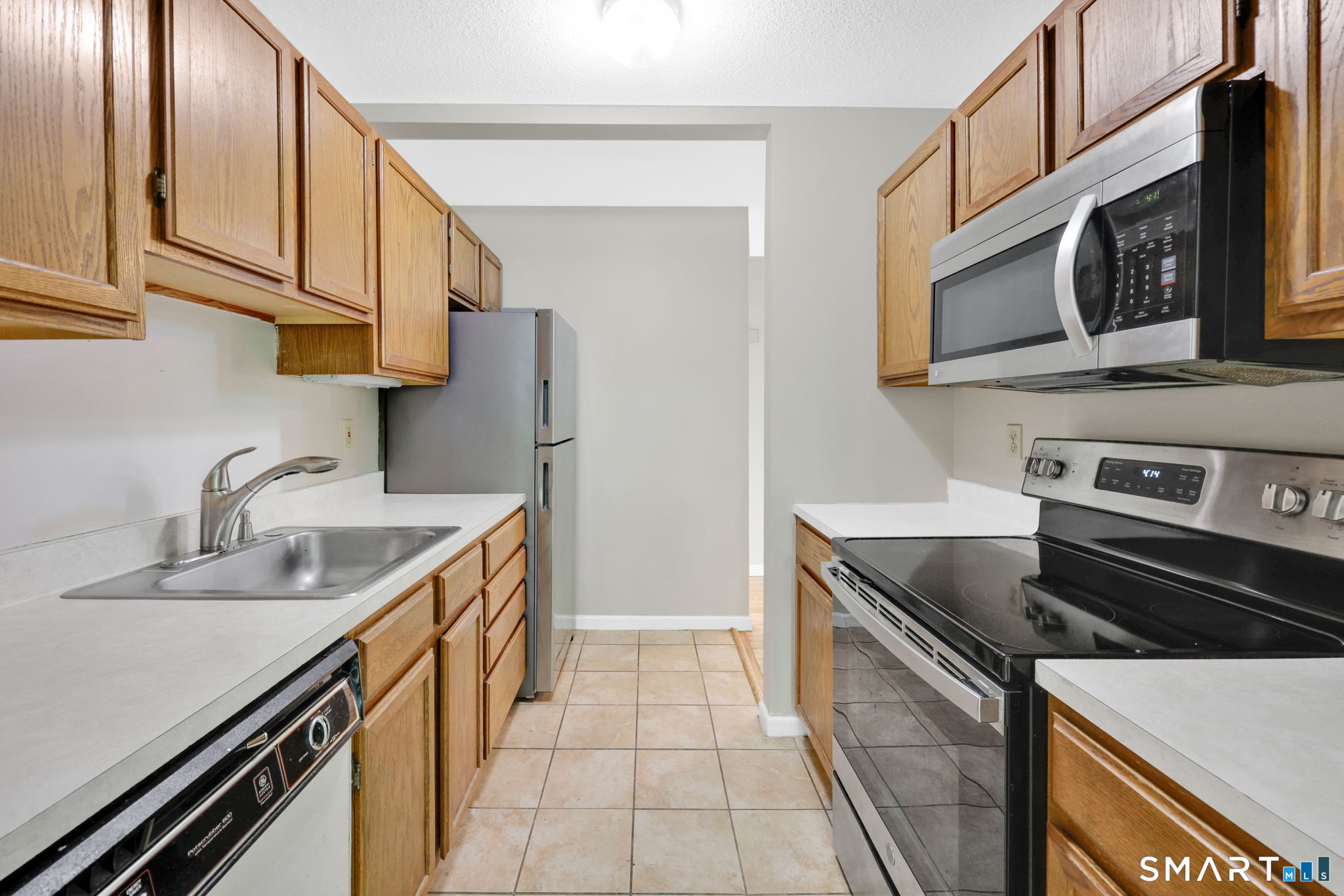 8 Julia Court East Windsor CT 06016