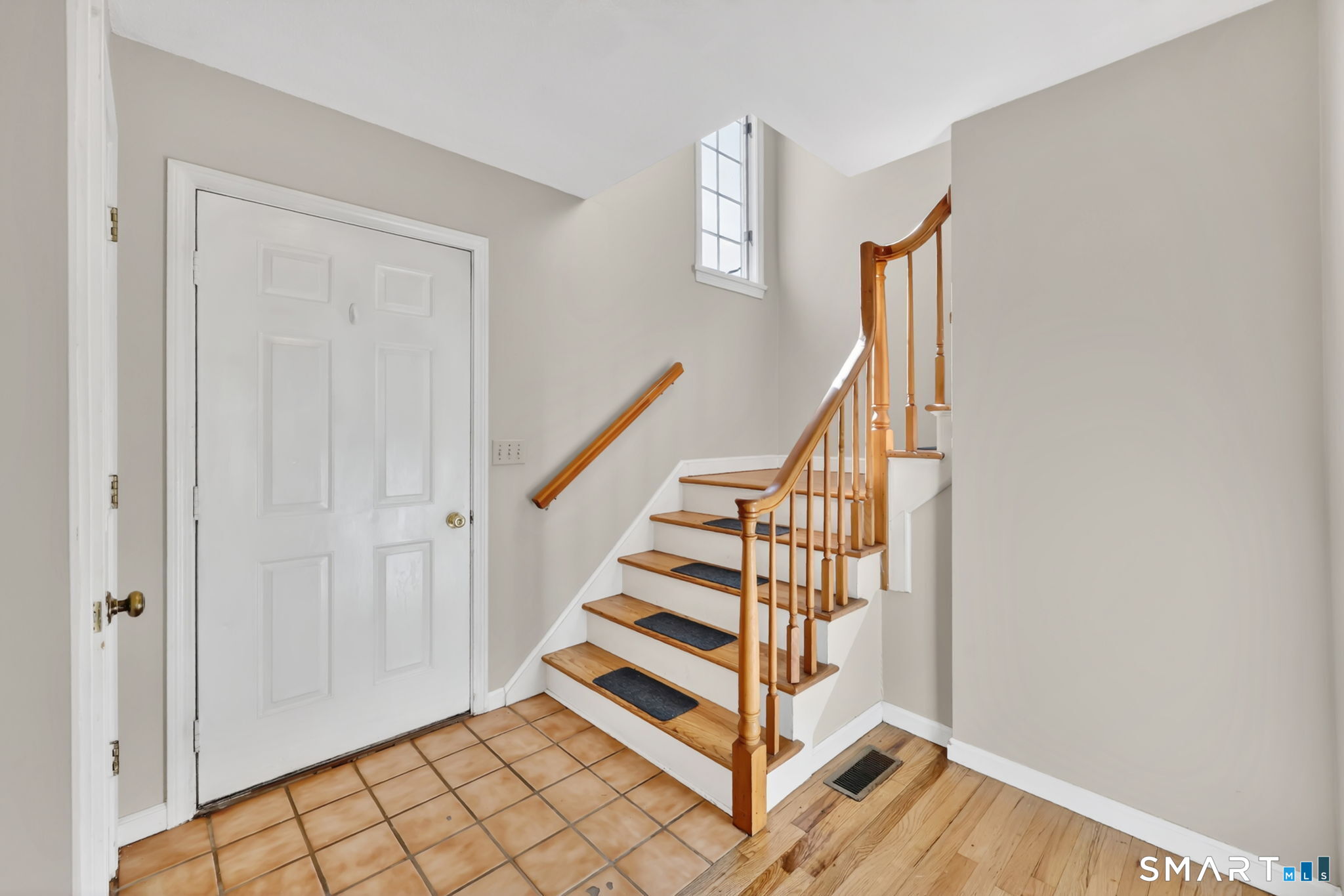 8 Julia Court East Windsor CT 06016