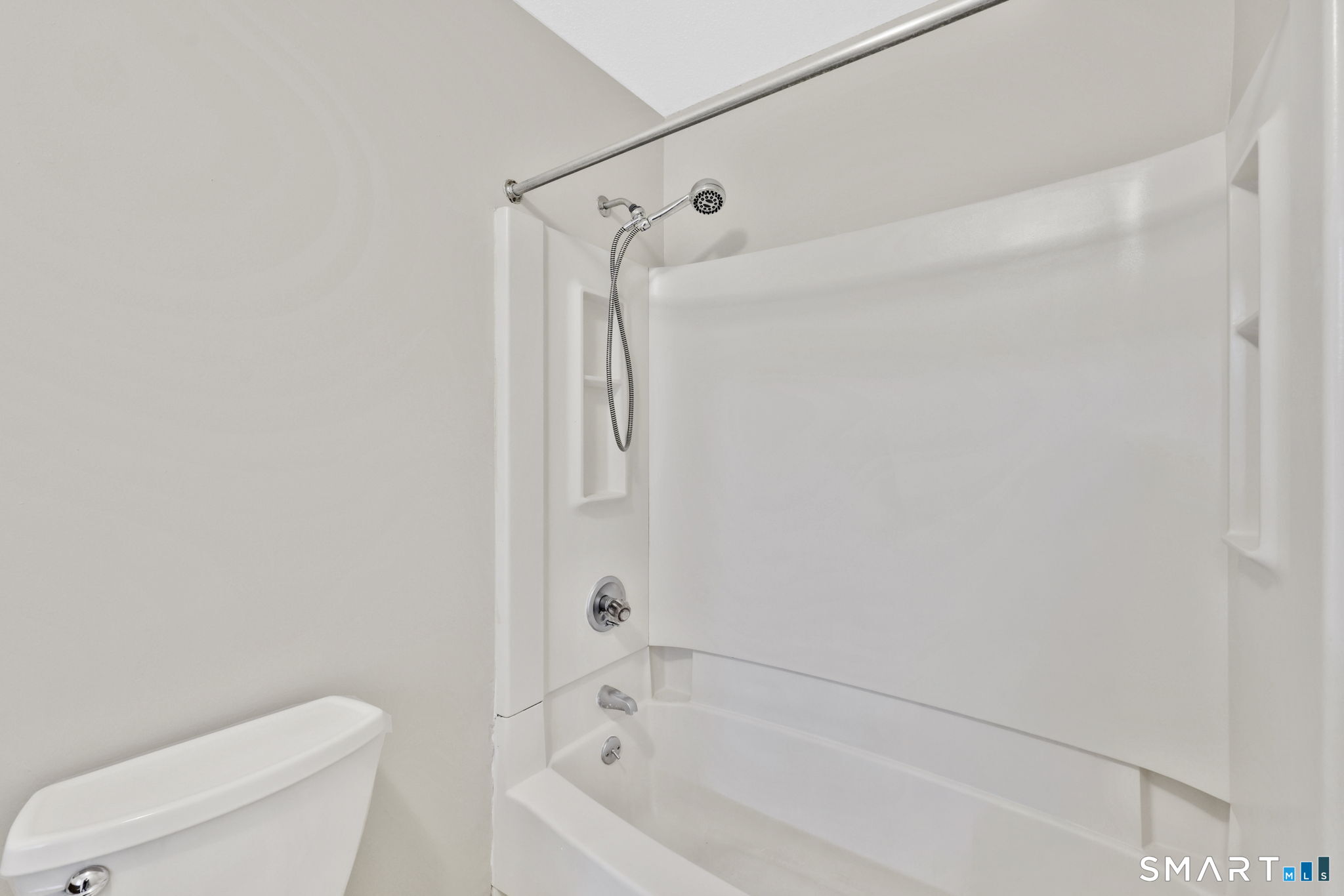 8 Julia Court East Windsor CT 06016