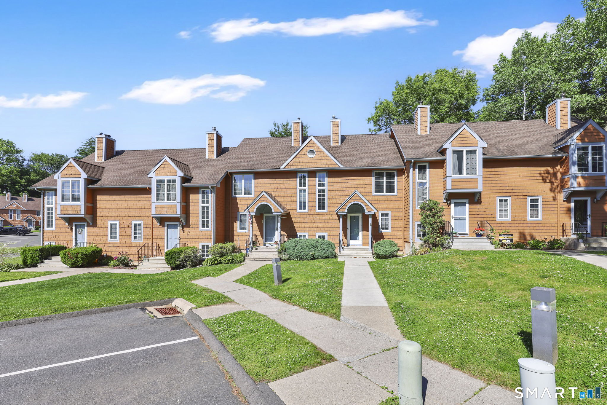 8 Julia Court East Windsor CT 06016