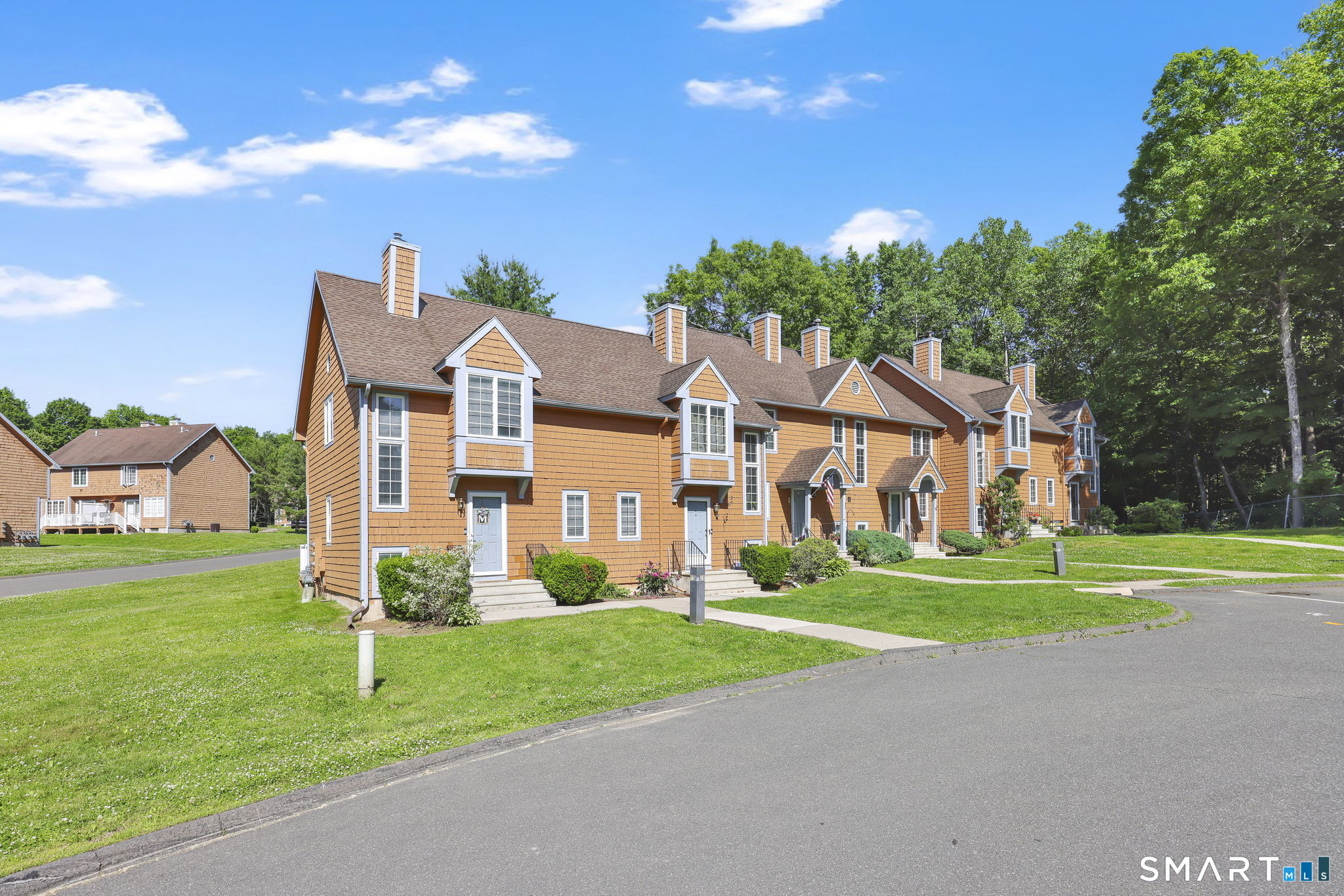 8 Julia Court East Windsor CT 06016
