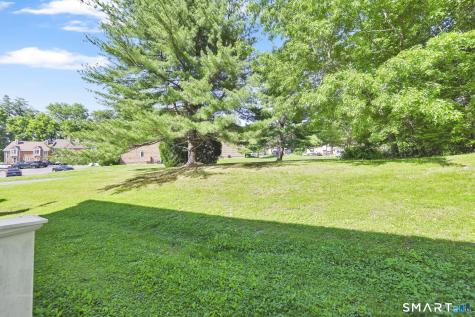 8 Julia Court East Windsor CT 06016