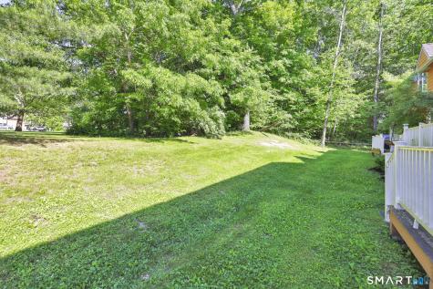 8 Julia Court East Windsor CT 06016