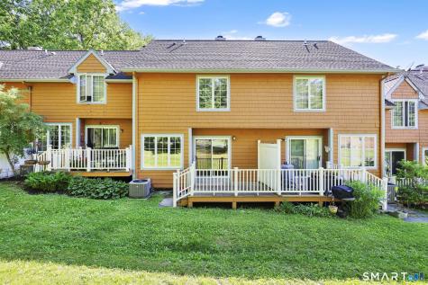 8 Julia Court East Windsor CT 06016