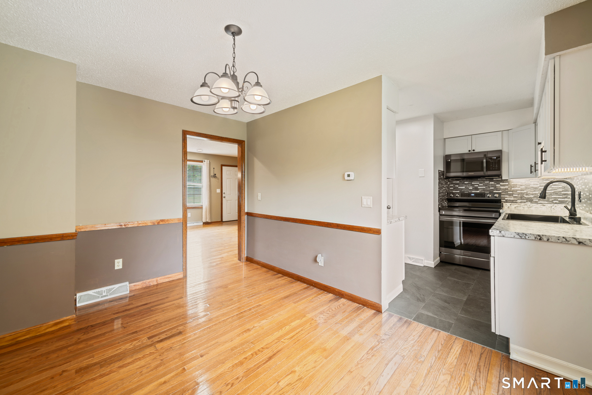 33 Bay Path Way Branford CT 06405