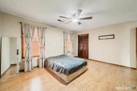 33 Bay Path Way Branford CT 06405