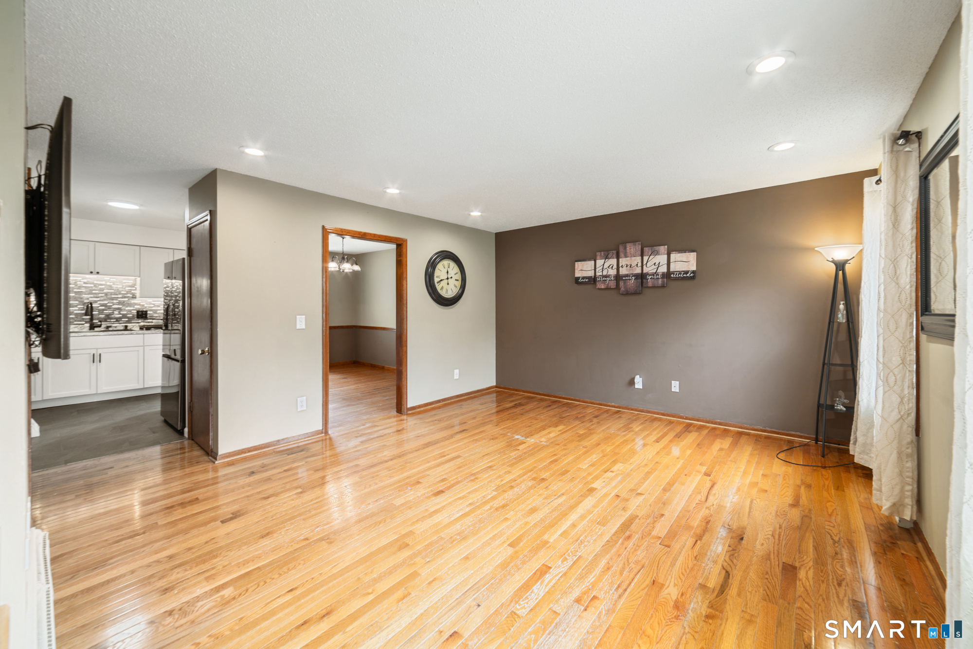 33 Bay Path Way Branford CT 06405