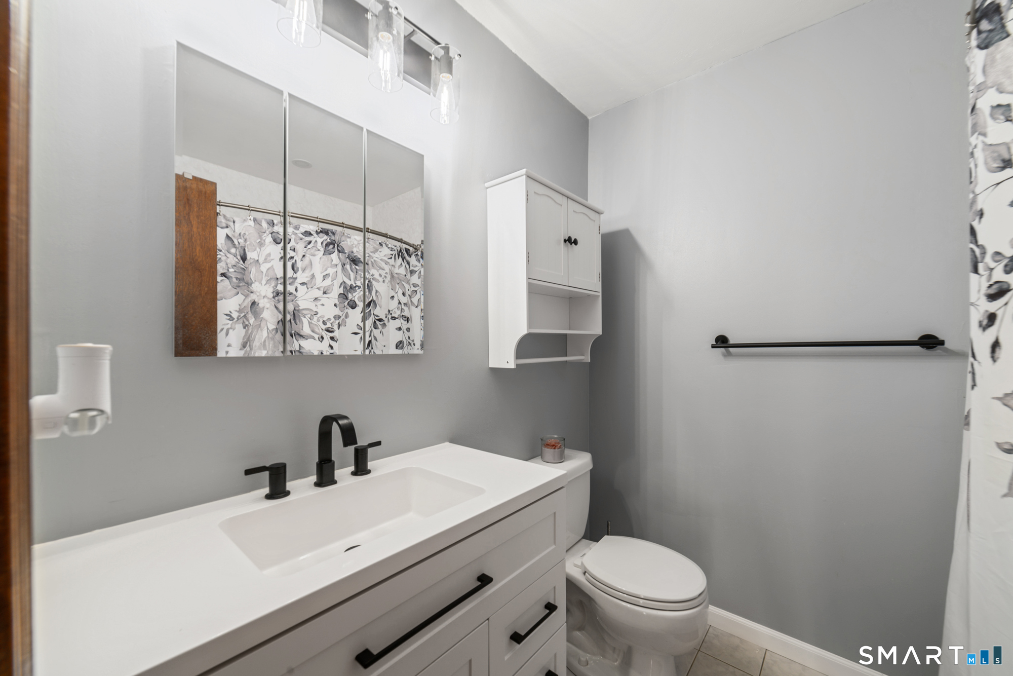 33 Bay Path Way Branford CT 06405