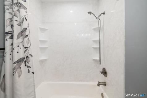 33 Bay Path Way Branford CT 06405
