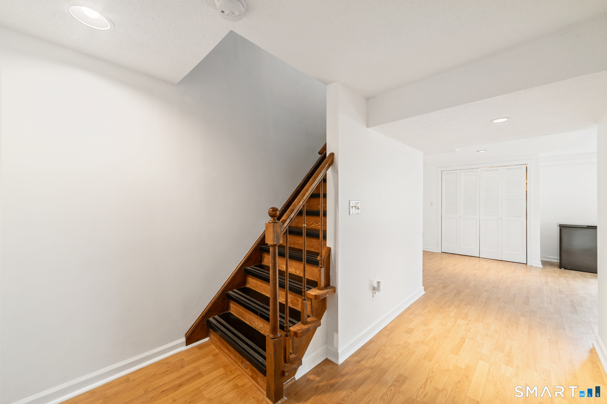 33 Bay Path Way Branford CT 06405
