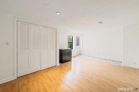 33 Bay Path Way Branford CT 06405