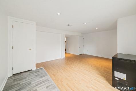 33 Bay Path Way Branford CT 06405