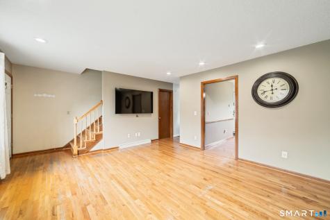 33 Bay Path Way Branford CT 06405