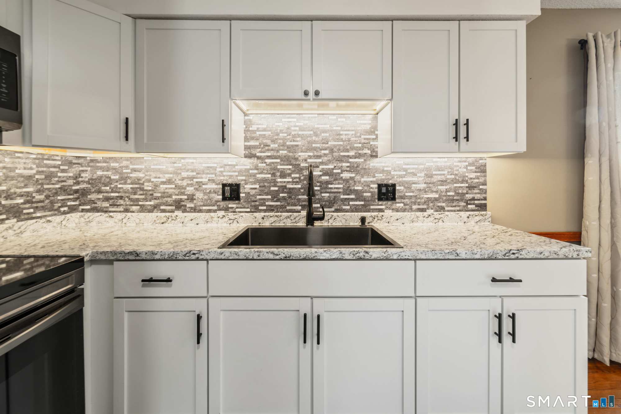 33 Bay Path Way Branford CT 06405