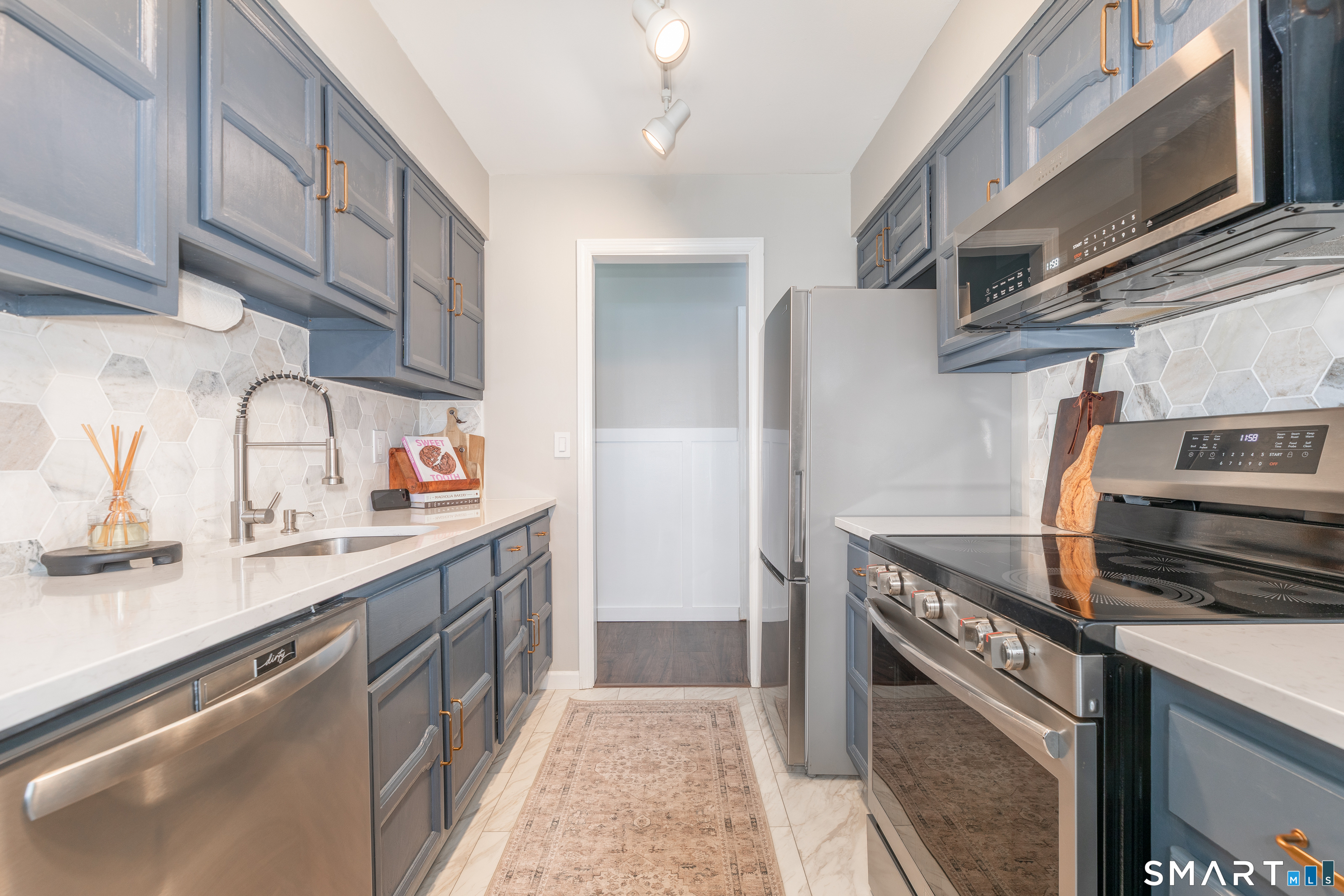 153 Foxwood Close Milford CT 06461