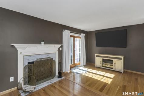 8 Dibble Hollow Lane Windsor Locks CT 06096