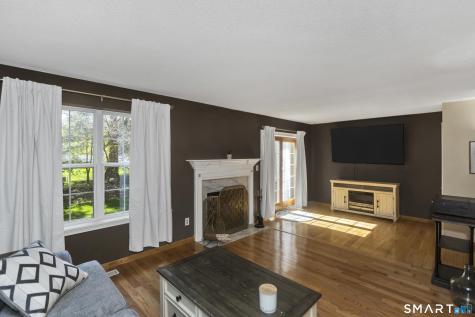 8 Dibble Hollow Lane Windsor Locks CT 06096