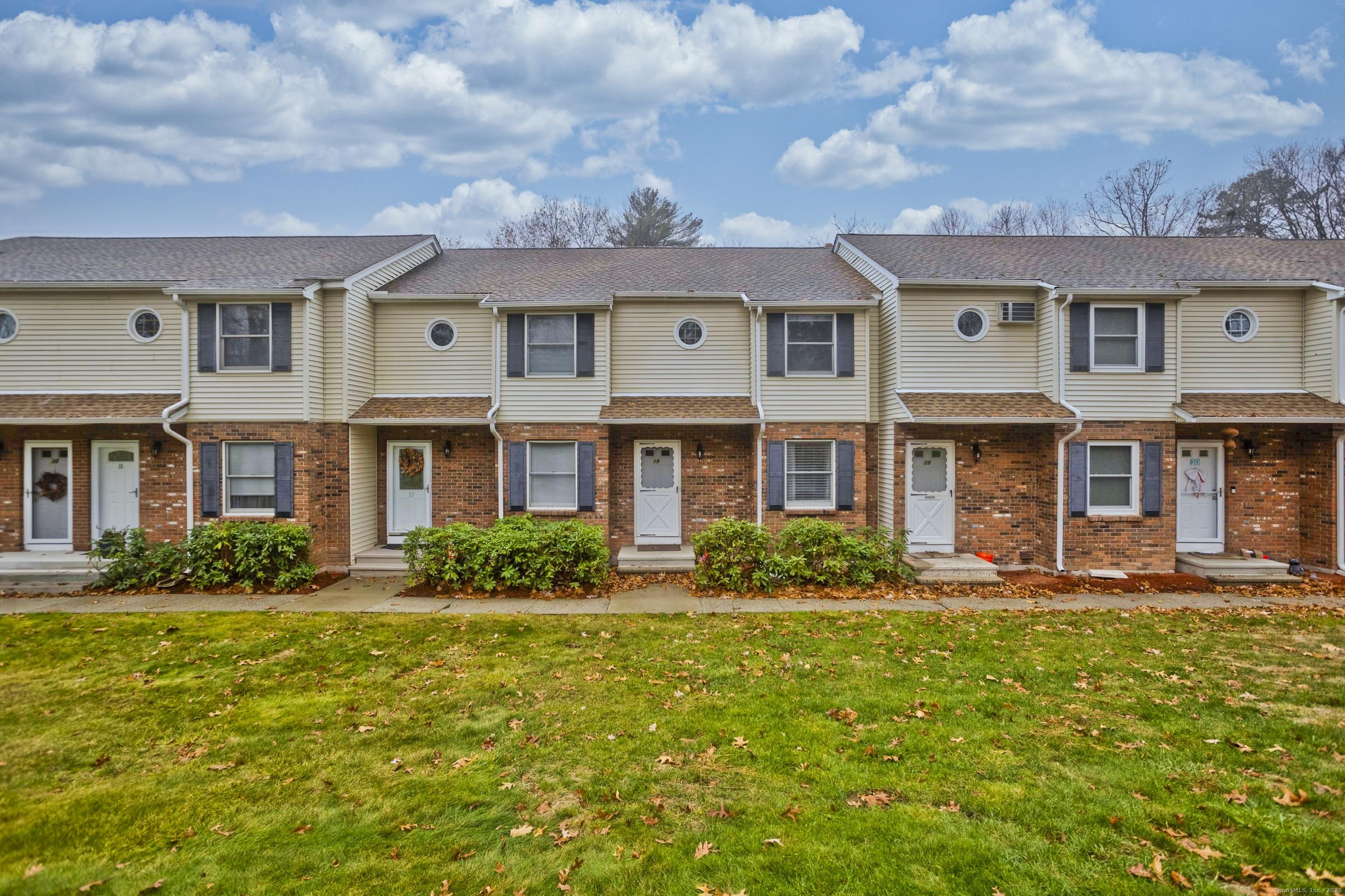 18 Cranberry Hollow Enfield CT 06082