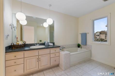 12 Elizabeth Court Stonington CT 06355