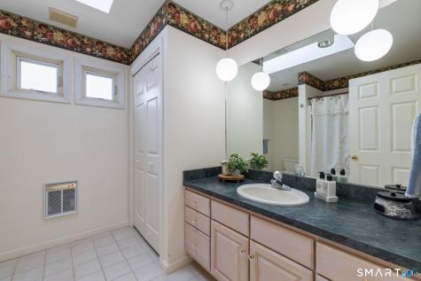 12 Elizabeth Court Stonington CT 06355