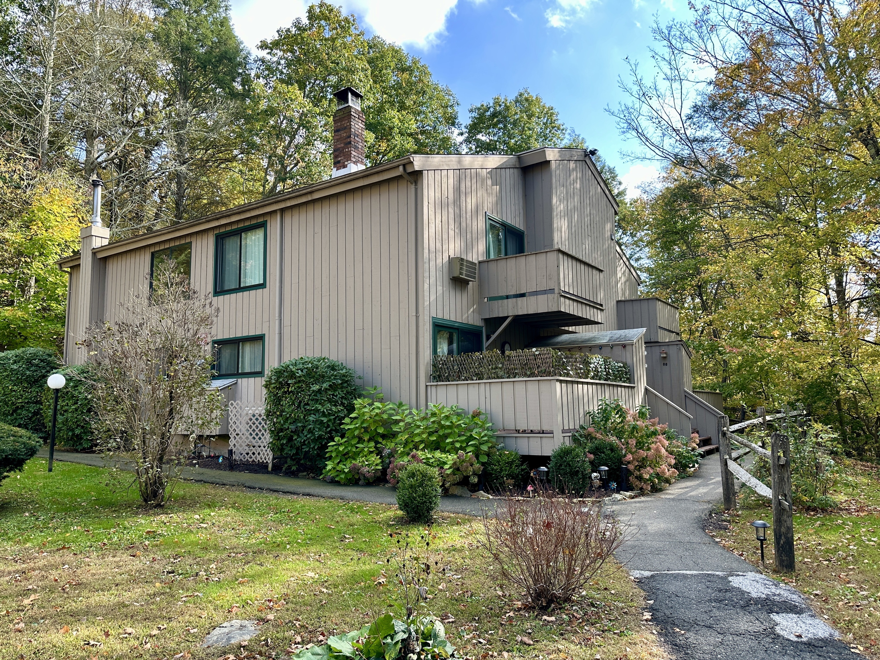 86 Mohawk Trail Guilford CT 06437