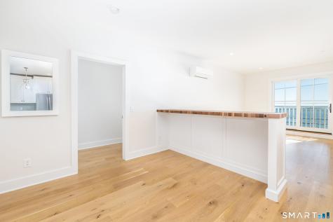 185 Main Street East Lyme CT 06357