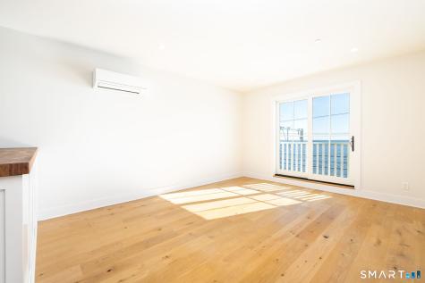 185 Main Street East Lyme CT 06357